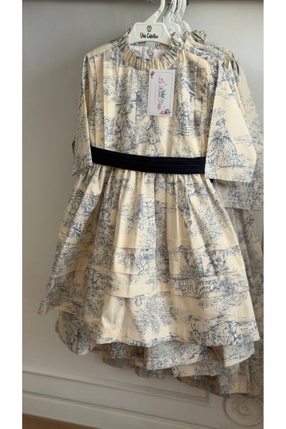 La reina petite Larina Petite off-white autumn dress with a tulle print