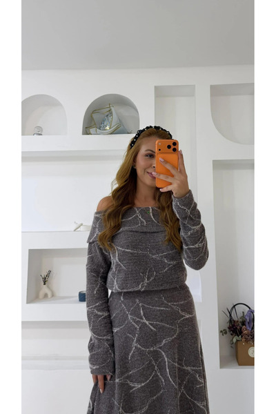 Paw Garage Women's Angelic Soft Knitwear Madonna Collar Blouse & Skirt Bottom - Top Set