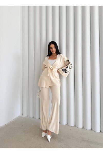 ubmbutik Stone Embroidered Kimono Suit with Embroidery on the Sleeves and Back