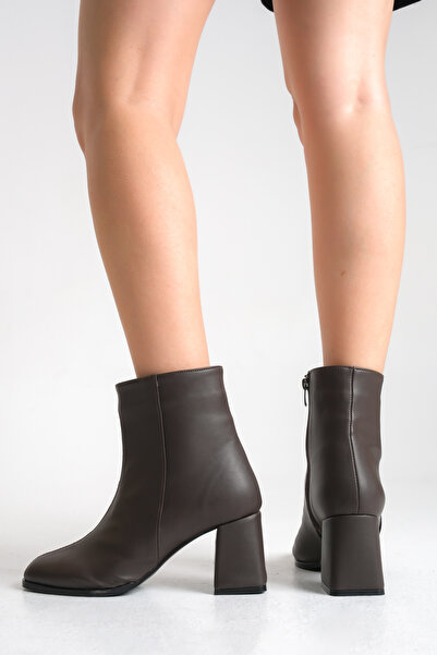 Ayakkabı Delisiyim Кафяви дамски ботуши от кожа с противоплъзгащи подметки, цип и дебели токове Diana