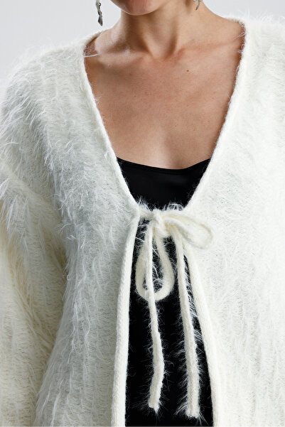 ubmbutik Feather Detailed Front Tie Knit Cardigan