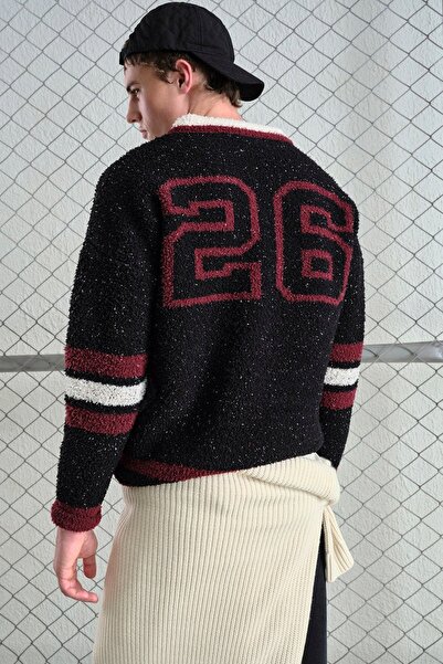 TÜZeMEN Written V-Neck Wool Sweater