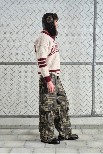 TÜZeMEN Written V-Neck Wool Sweater