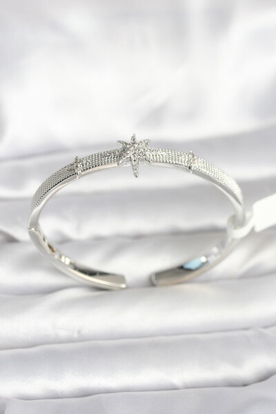Clariss Brass Silver Color Polar Star Model Women's Handcuff Bracelet - Blk-0210