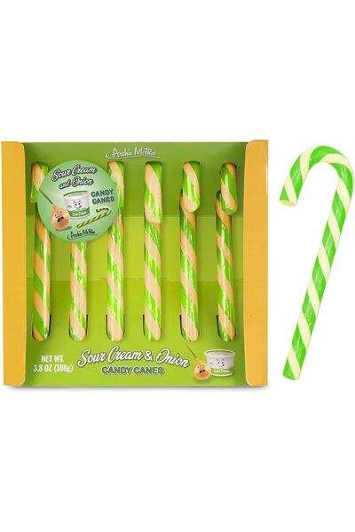 ACCOUTREMENTS حلوى ماكفي آرتشي بالكريمة الحامضة والبصل