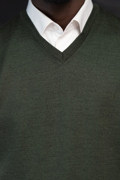 Woolen World V-Neck Regular Fit Wool Sleeveless Knitwear Sweater