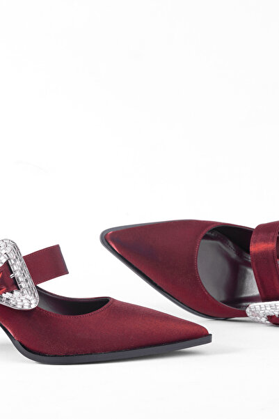 MARY Special Series Jane High Heels Designed with Luxurious Textured Fabric and Glittering Triangle Buckle