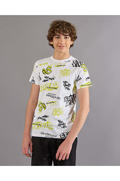REDTAG تي شيرت أبيض مطبوع رسومات جرافيتي للأولاد الكبار