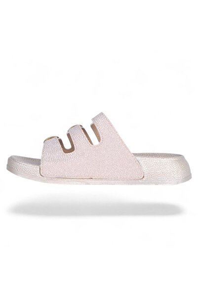 Pienn Γυναικείες φλατ παντόφλες με 3 αγκράφες σε μπεζ γκλίτερ χρώμα