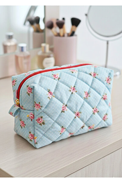 Mufincollection Торбичка за грим с флорален мотив и капитонирана материя – 20x10 cm • С цип • Ръчно изработена