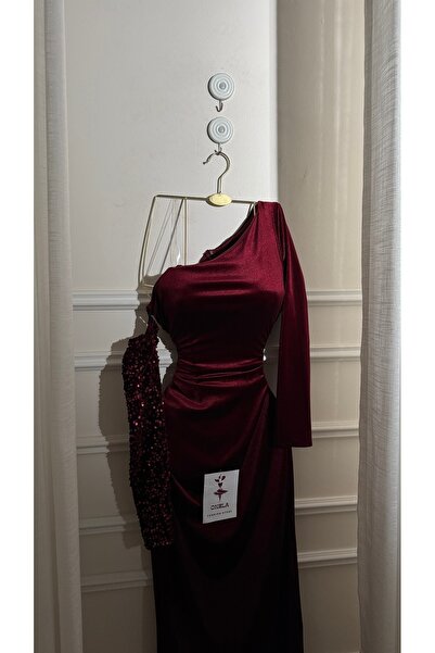 Onila Winter dress with velvet sleeves