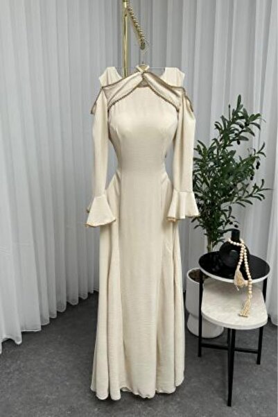 007 Soft dress with a distinctive and elegant design