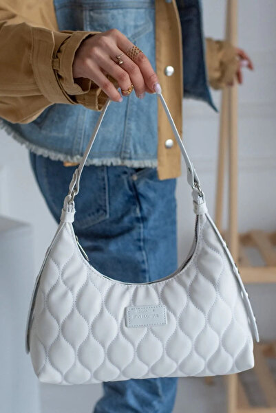 Glowfit Shine Your Shape Kadın Beyaz Kapitone Desenli Baget Omuz Çantası, Gün...