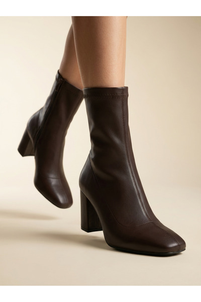 Savves حذاء بكعب مخيط من المنتصف ذو مقدمة مسطحة بلون بني