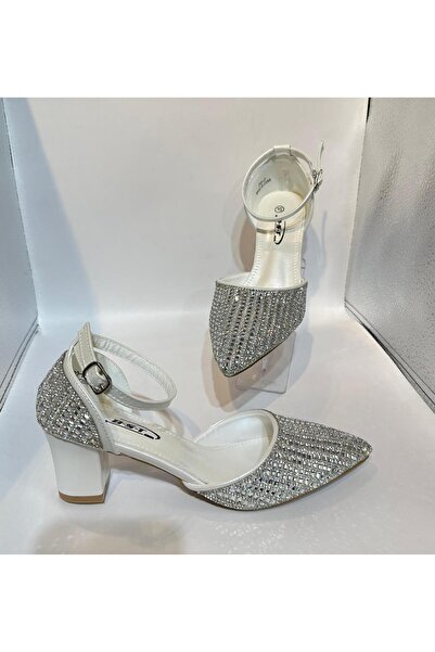 BST Wide-heeled sandal studded with stones on the front and back