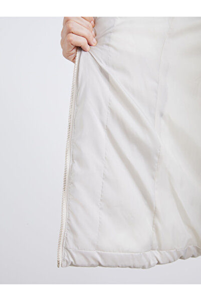 LC Waikiki Classic Beige Fur Hooded Women's Puffer Jacket