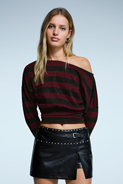 Bershka Uzun kollu asimetrik çizgili parlak tişört