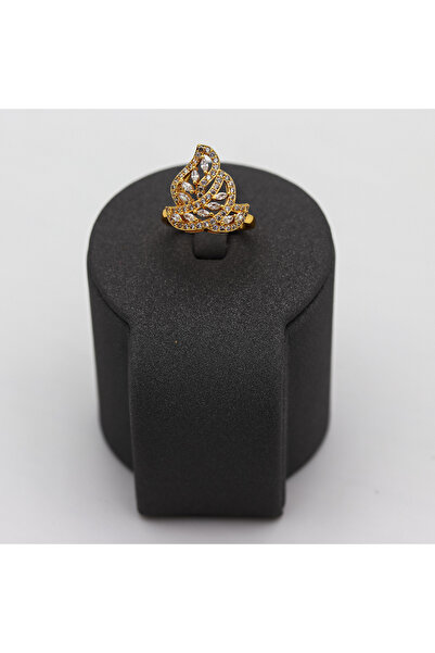 Generic Luxury gold alternative set with an interlocking leaf design, studded with zircon