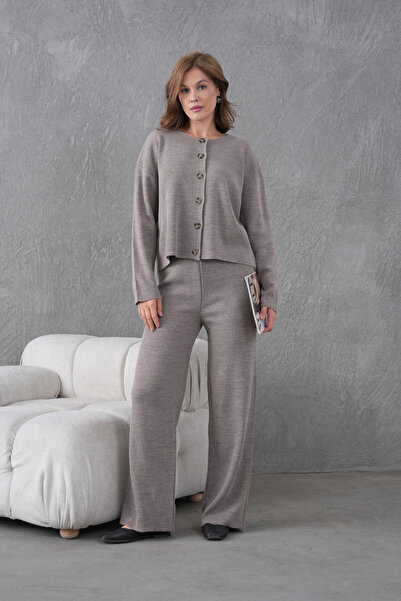 Park Karon Women's Crew Neck Button Closure Ribbed Knit Jacket Pants Two-Piece Knitwear Set