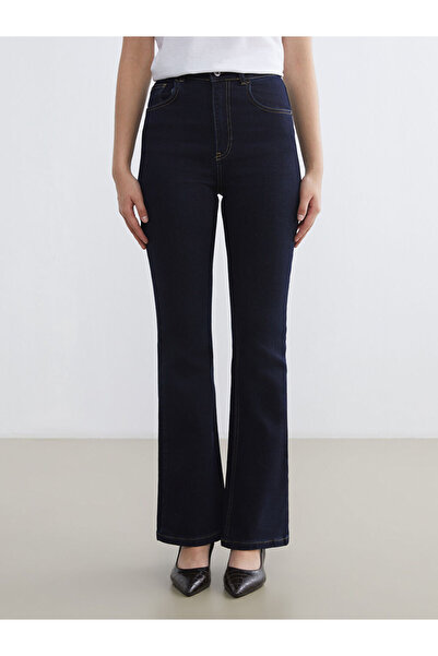 LC Waikiki بنطلون جينز نسائي من ماركت فلير