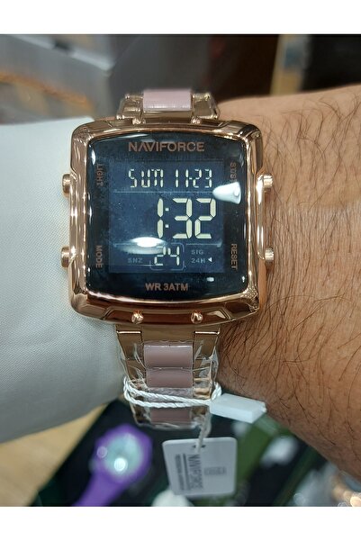 Naviforce Navrus digital watch: elegant and sophisticated, water-resistant and rust-resistant.