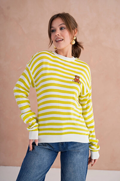 Park Karon سترة نسائية تريكو بياقة دائرية وتفاصيل مطرزة وخطوط