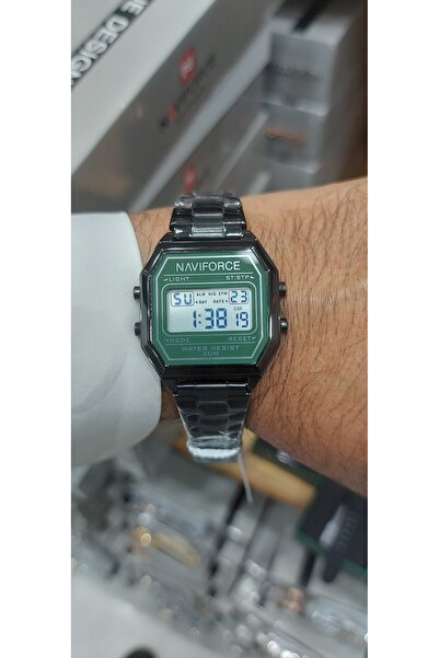 Naviforce Navrus digital watch: elegant and sophisticated, water-resistant and rust-resistant.