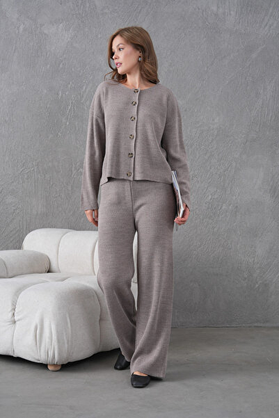 Park Karon Women's Crew Neck Button Closure Ribbed Knit Jacket Pants Two-Piece Knitwear Set