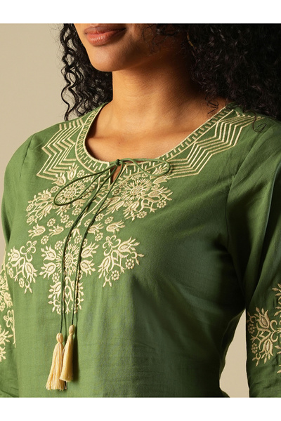 Globus By Styli Tie-Up Neck Embroidered Yoke Workwear Tunic