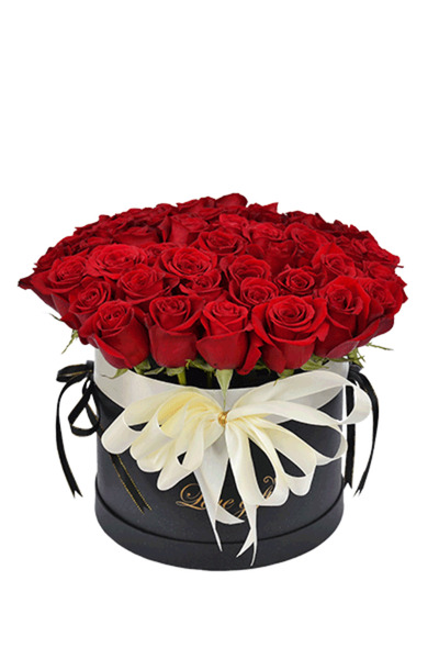 Carmel Flowers تنسيق صندوق الورود الحمراء