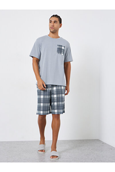 Styli Men Checked Relaxed Fit T-Shirt and Shorts Set