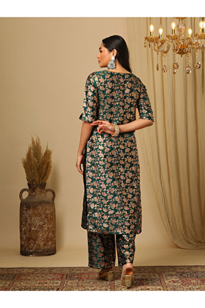 Globus By Styli Green Round Neck Floral Print Straight Kurta and Elasticated Pants Set