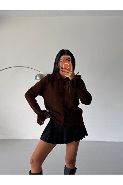 Lamierra Μαλακή γυναικεία ζακέτα με φούντες στα μανίκια