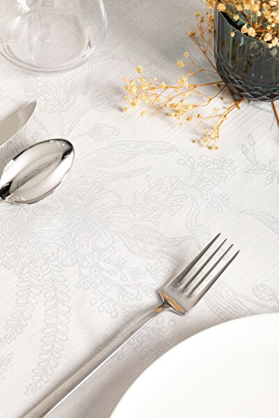 Lucien Home Jacquard Dartless Tablecloth