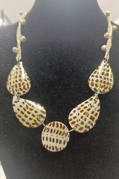 TAŞÇIZADE Spotted Conus 5-Piece Seashell Necklace