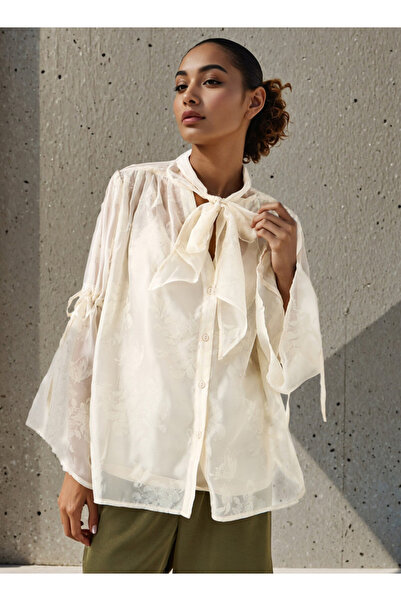 FAV Pussybow Collar Top with Tie-Up Detail