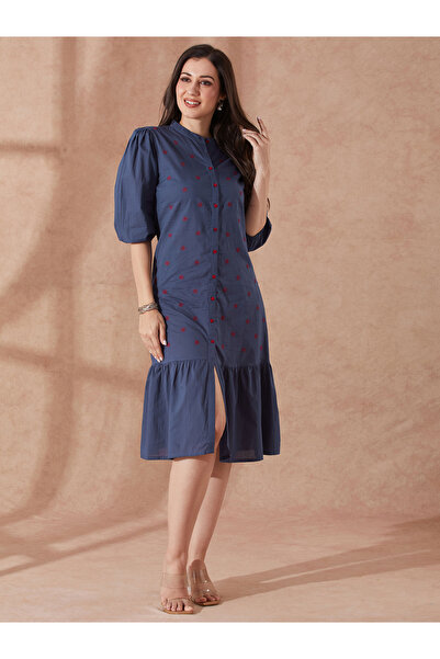 Globus By Styli فستان أزرق متوسط الطول بأكمام منفوخة ومطرز بالزهور