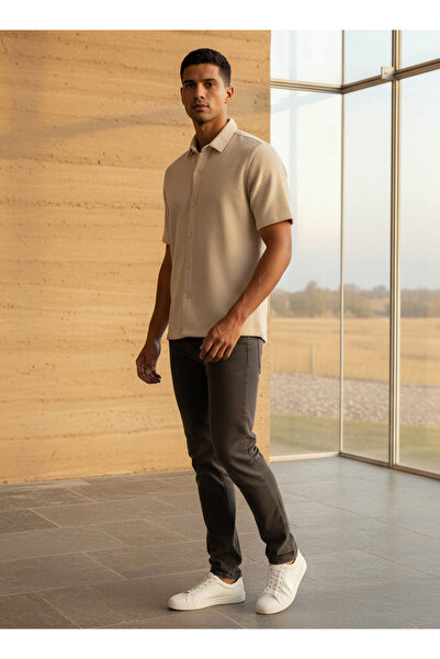 FAV Men Slim Fit Textured Short Sleeves Shirt