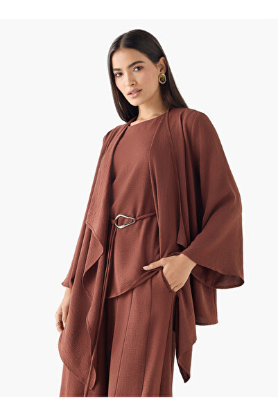 FAV بلوزة بدون أكمام ذات ملمس ناعم مع بلوزة قصيرة