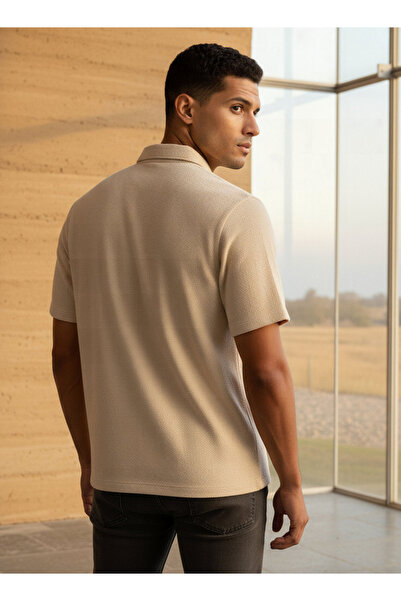 FAV Men Slim Fit Textured Short Sleeves Shirt