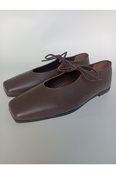 ezmoda حذاء باليه من الجلد الطبيعي باللون الشوكولاتة