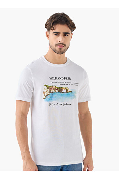 FAV Graphic Print T-shirt with Crew Neck and Short Sleeves