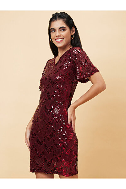 Globus By Styli Maroon Embellished Sequined Sheath Mini Dress