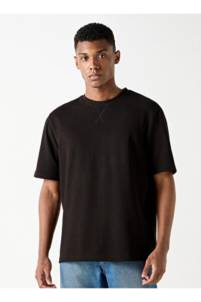 FAV Textured Crew Neck T-shirt with Short Sleeves
