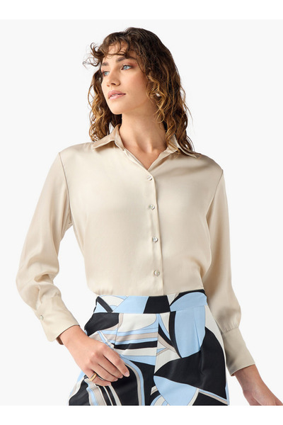 FAV قميص ساتان بياقة وقصّة عادية