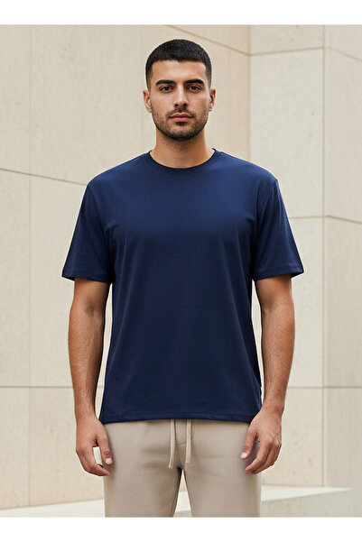 FAV Men Relaxed Fit Crew Neck Short Sleeves T-shirt