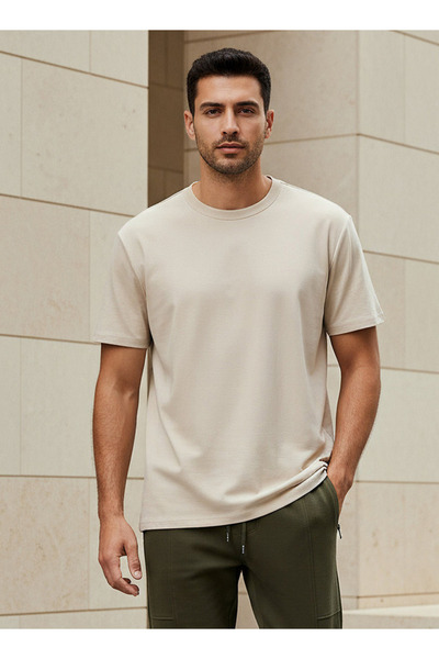 FAV Men Relaxed Fit Crew Neck Short Sleeves T-shirt