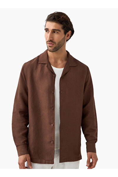 FAV قميص من مزيج الكتان بقصة عادية وياقة