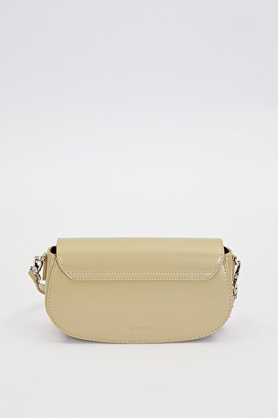 Levidor Shoulder Bag with Green Lock Accessory Detail