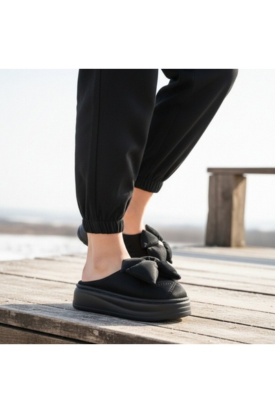 OEM Fluffy, warm and relaxing house slippers, stylish, cheerful and unique slippers, for women, L735